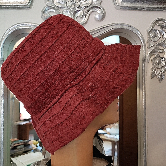 Hat. - Picture 2 of 9